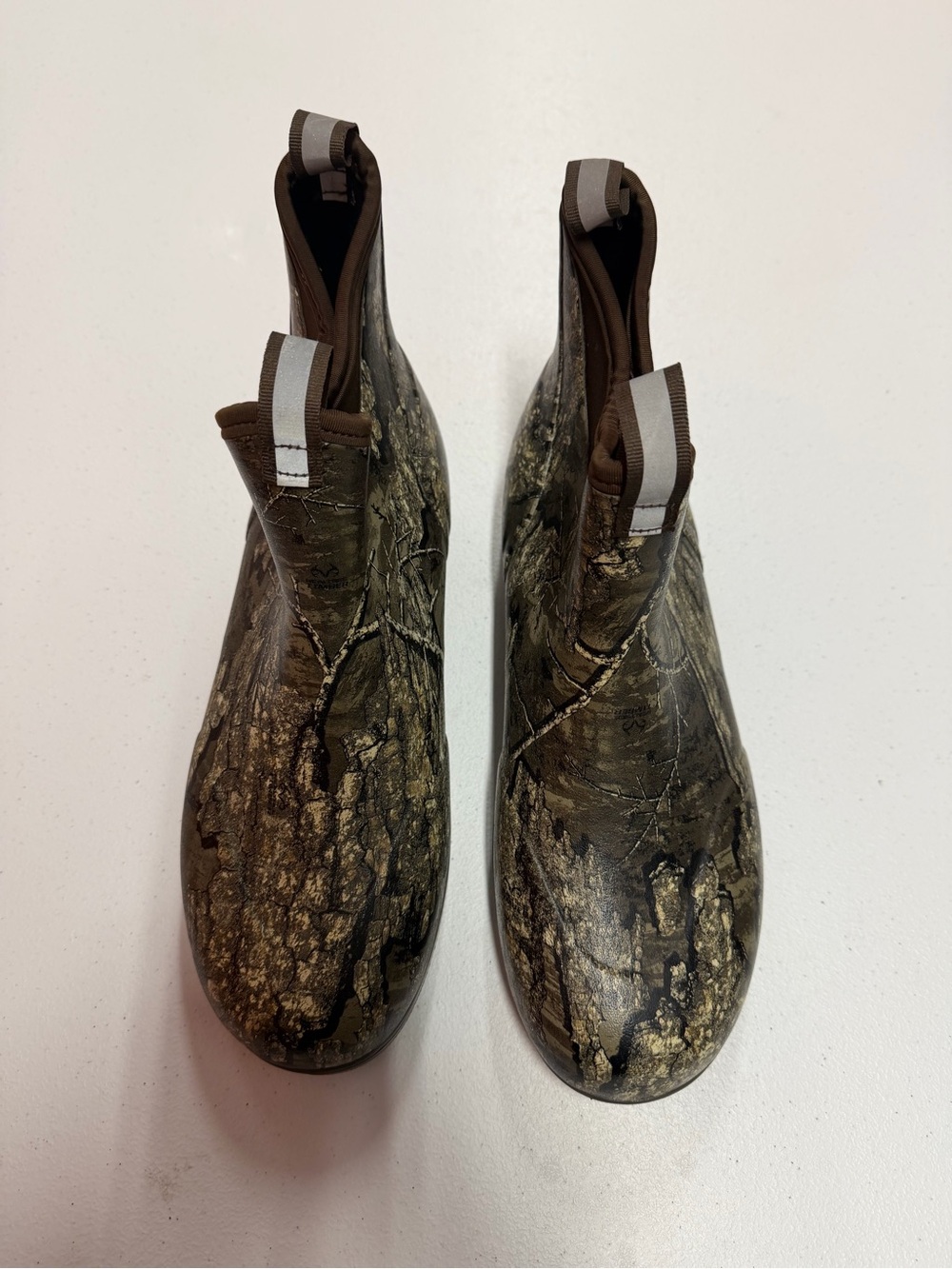 Frogg Toggs camo rain boots
Size 10
B45